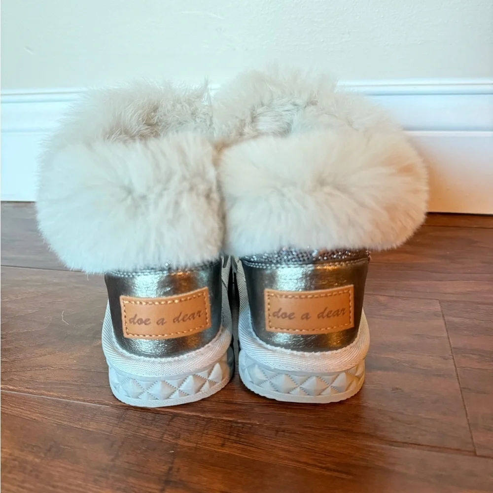 NWOT Doe A Dear Silver Glitter and White Fur Lined BootsSize 9.5